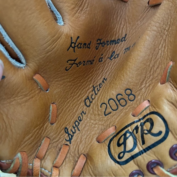 Vintage 1988 DR Baseball Glove-Right handed - Picture 5 of 7